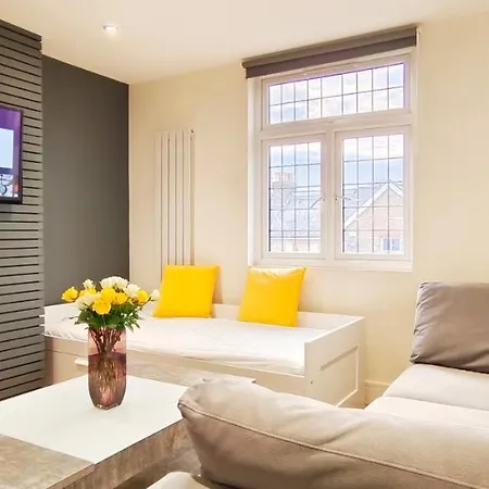 Ferienwohnung First Floor Flat 1 Northwood London Exterior foto