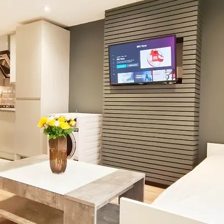 Ferienwohnung First Floor Flat 1 Northwood London Exterior foto