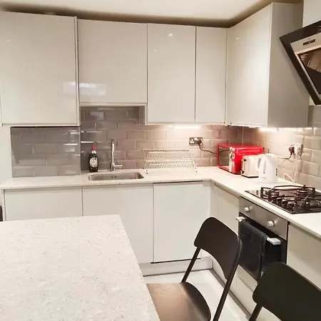 Ferienwohnung First Floor Flat 1 Northwood London Exterior foto