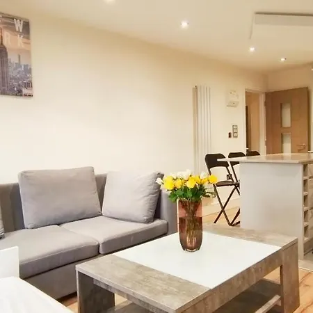 Ferienwohnung First Floor Flat 1 Northwood London Exterior foto