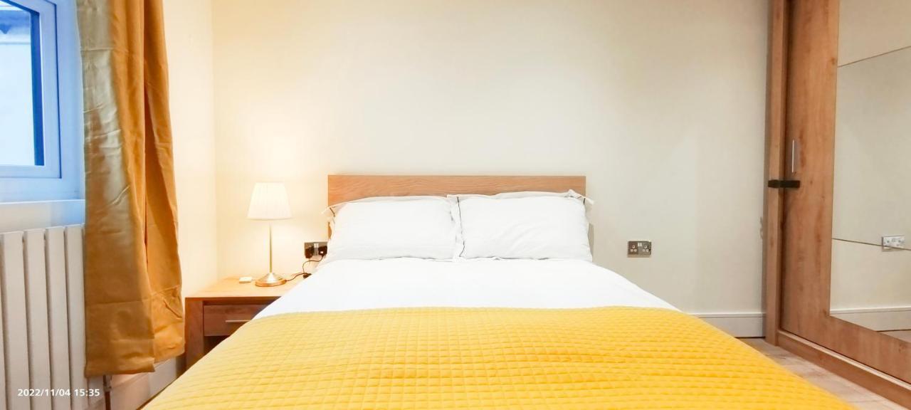 First Floor Flat 1 Northwood * Лондон