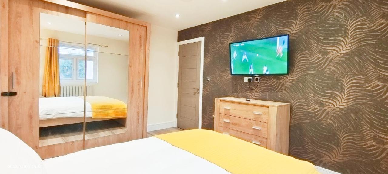 First Floor Flat 1 Northwood * Лондон