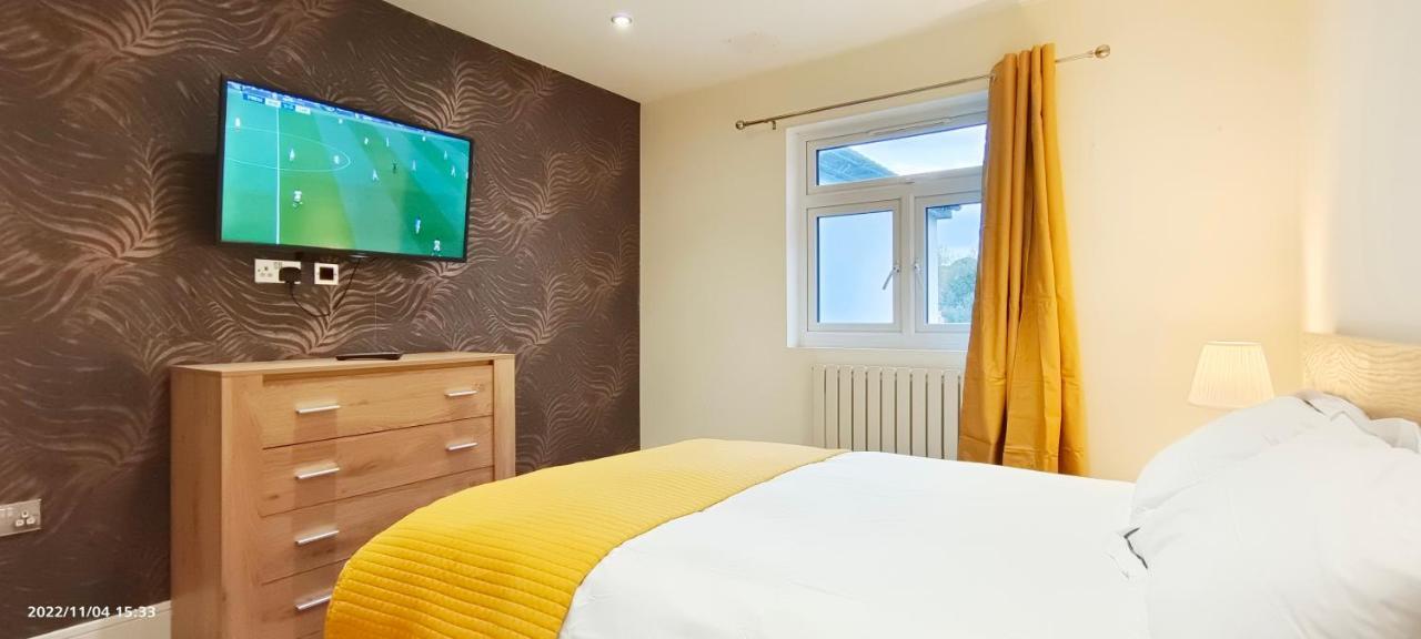 First Floor Flat 1 Northwood Лондон