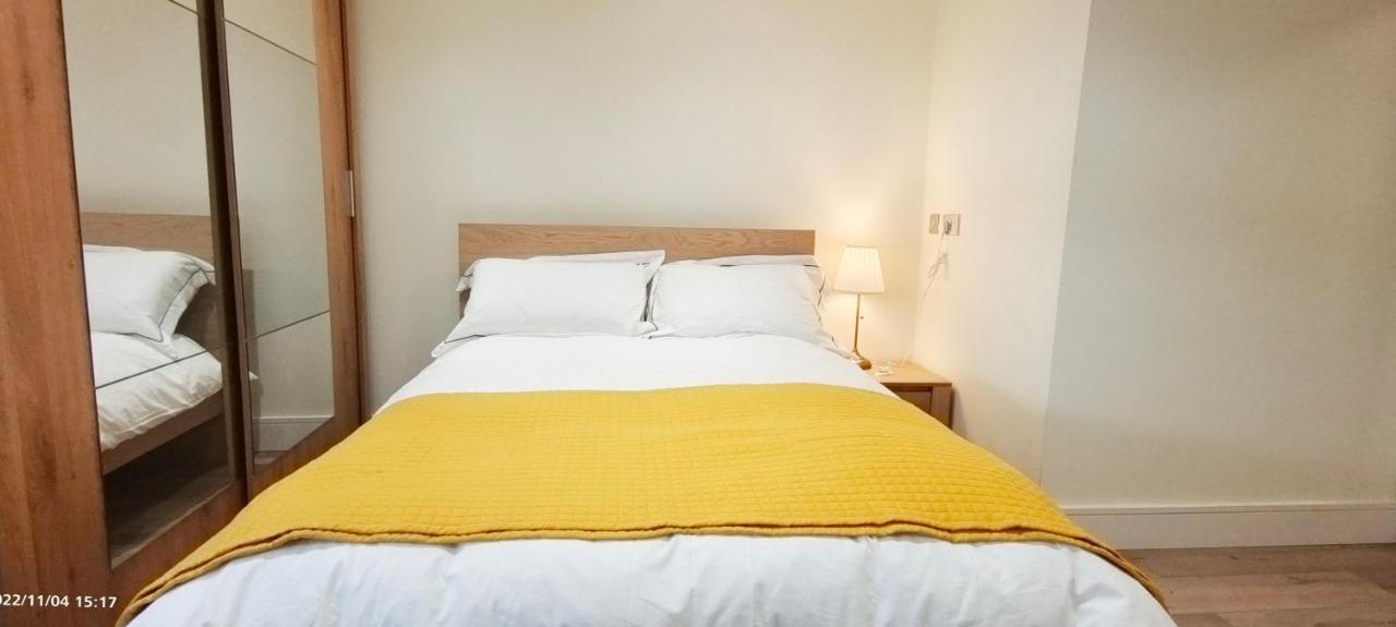 First Floor Flat 1 Northwood Апартаменты Лондон