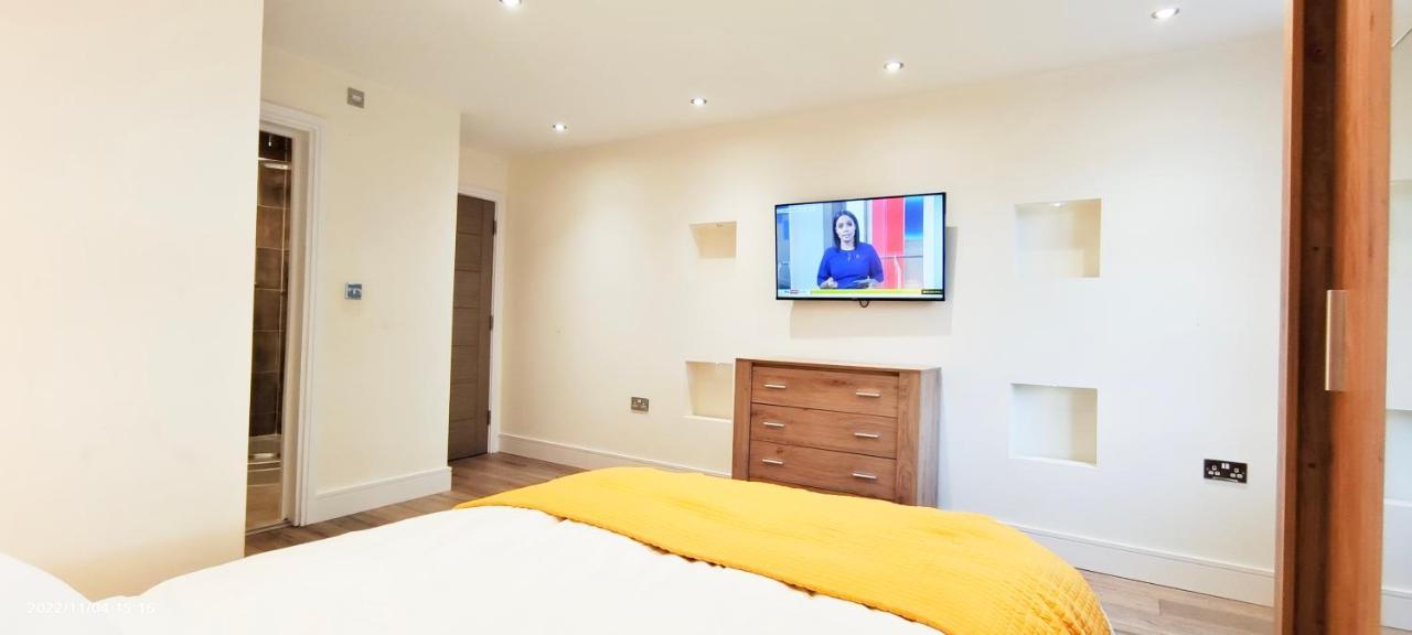 First Floor Flat 1 Northwood Апартаменты